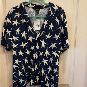Forever 21 Men's Blue and White Star Pattern Shirt